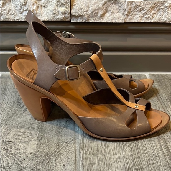 Camper Women's Taupe and Camel strappy Leather Sandals size 38 or US 7 1/2 - Picture 4 of 14